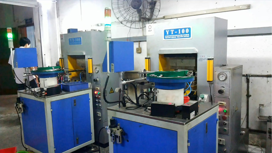 全自動小五金液壓機生產(chǎn)線